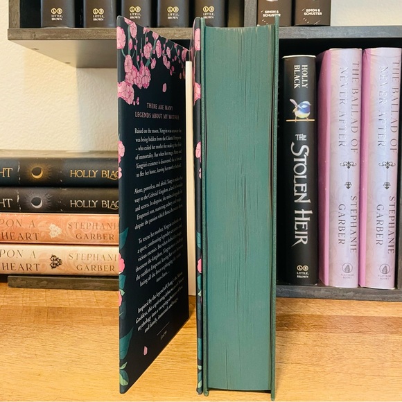 Waterstones Exclusive Signed Edition Daughter of the Moon Goddess - Picture 5 of 10